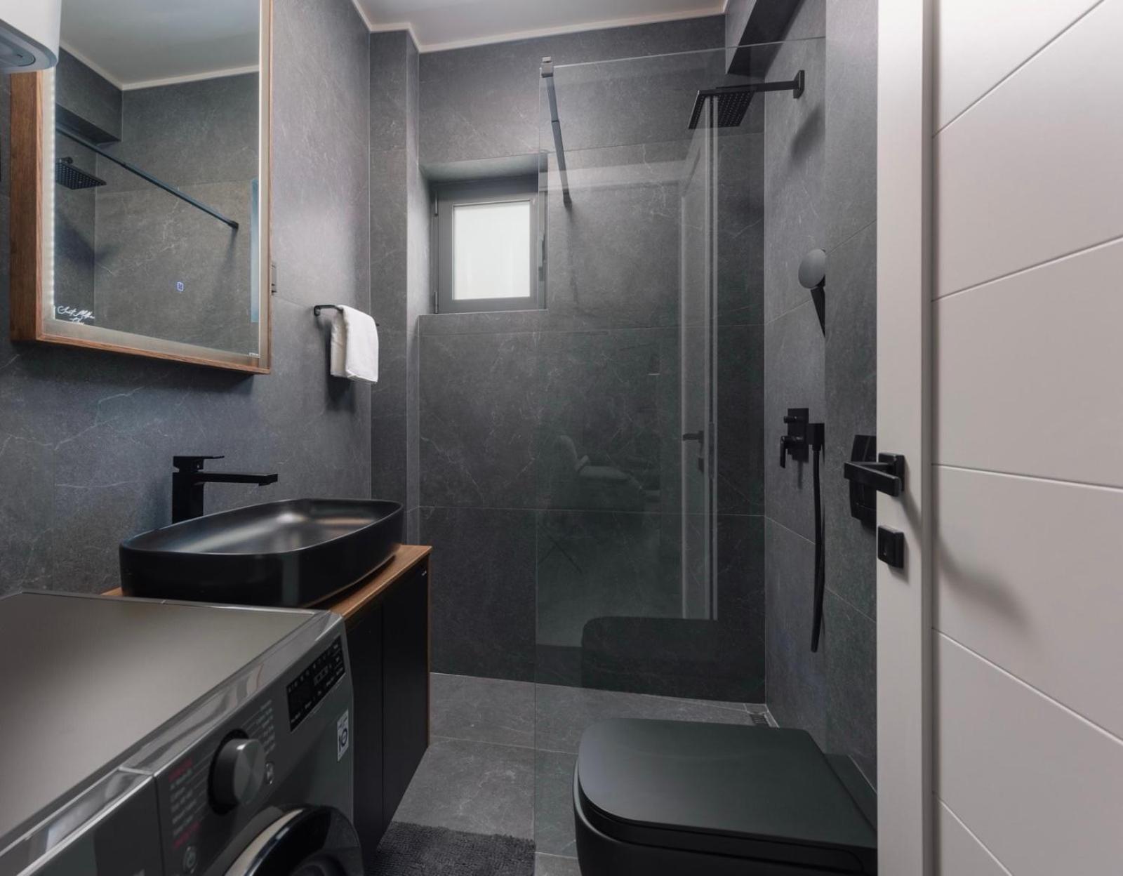 Saint Matthew Place Apartment *