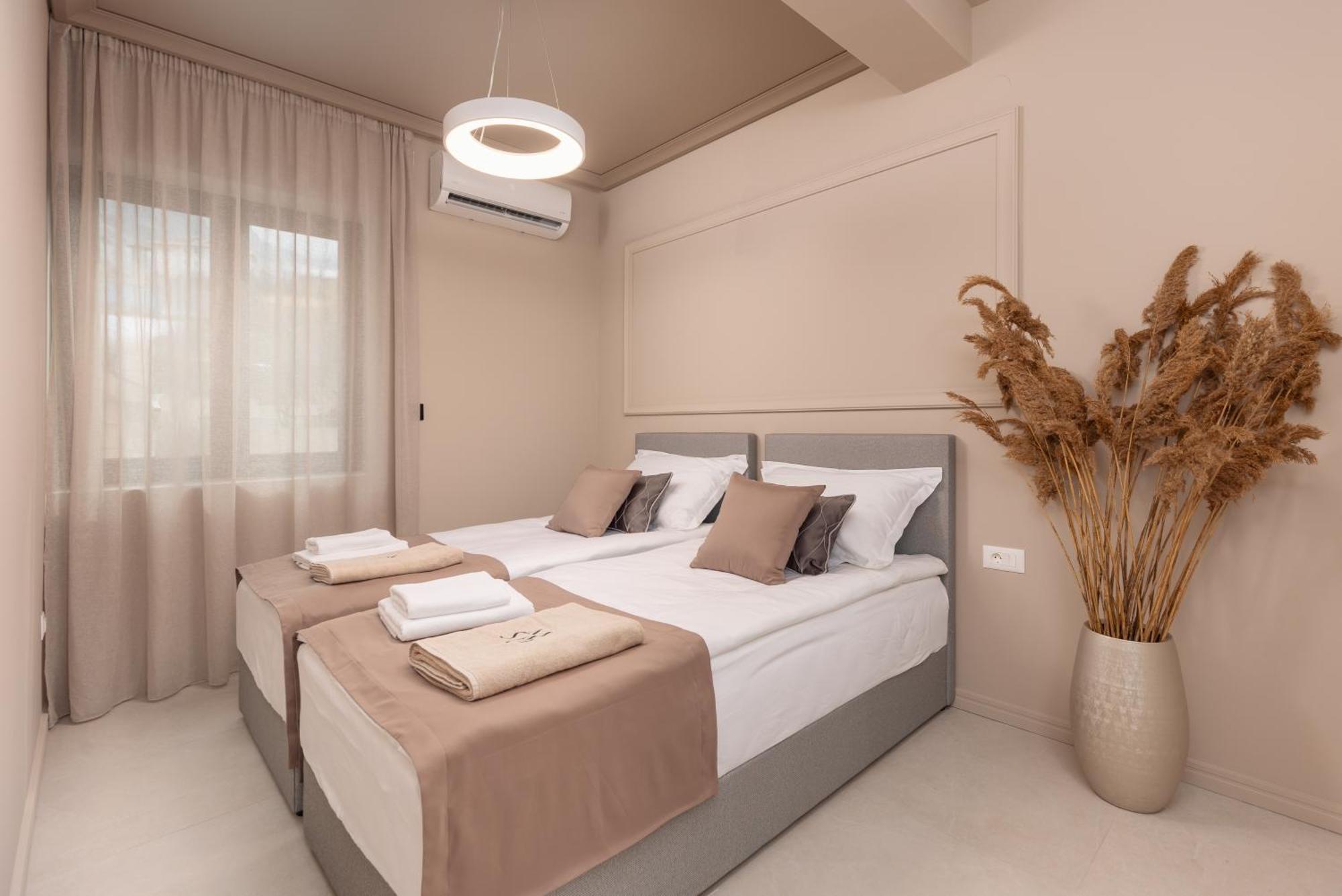 Saint Matthew Place Apartment *
